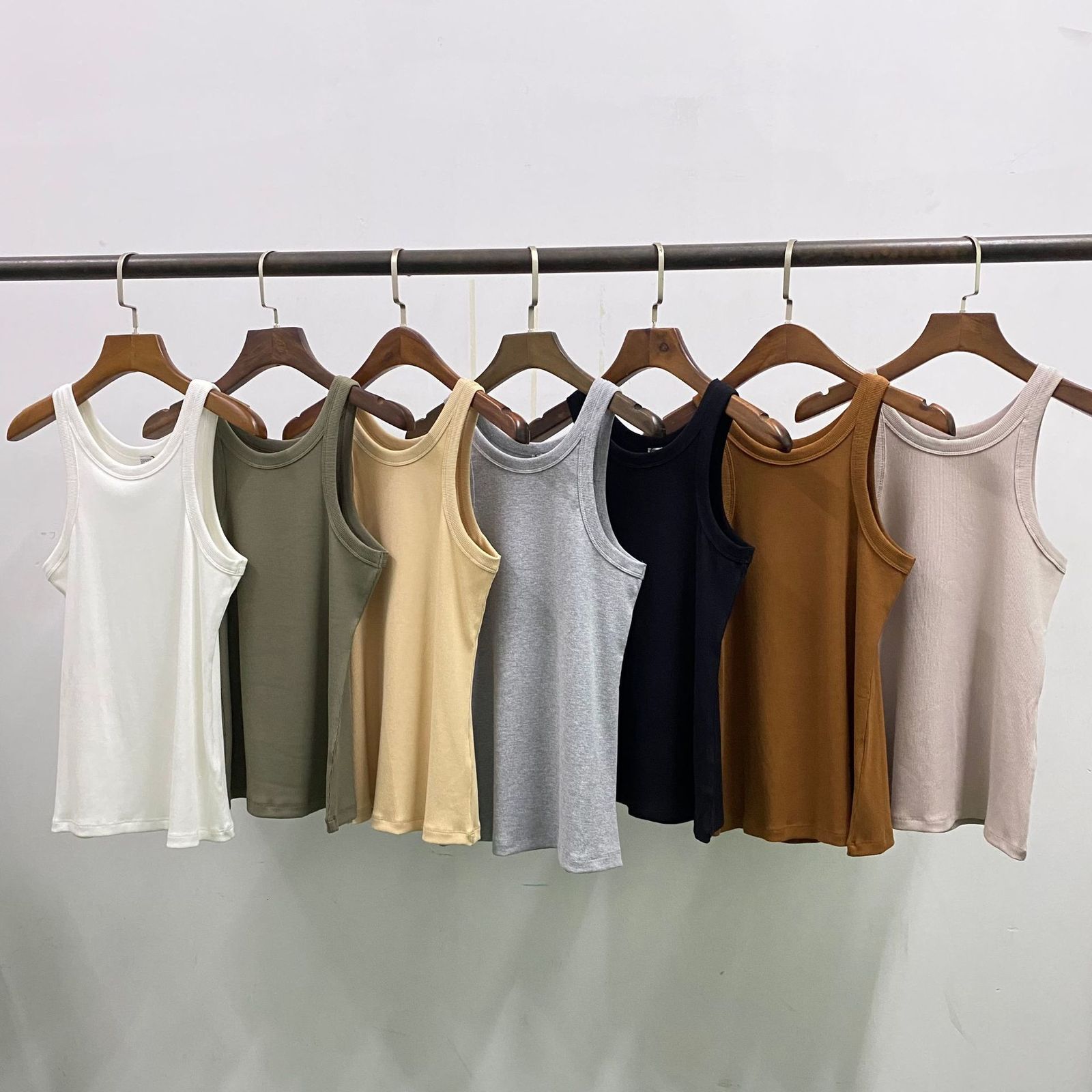 Camisoles Tanks Four Seasons Cotton Solid Color U-neck Vest Top Women 230327