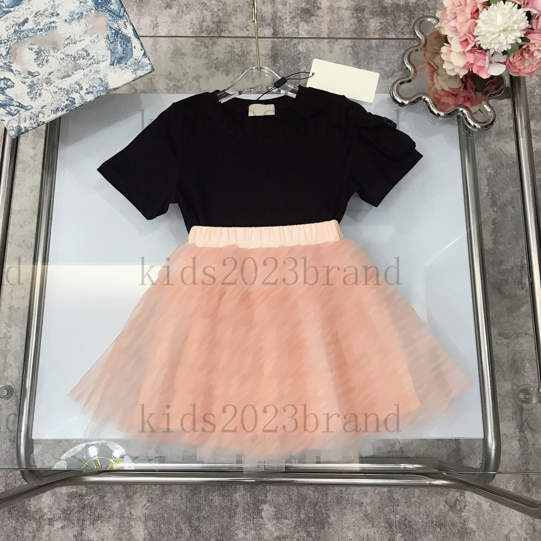 2023 brand deisgner children dress sets girls Mesh panel pleated skirt with black t shirts two pieces sets fashion girls sports dresses set cotton t-shirts kids dress, 9#
2023 brand deisgner children dress sets girls Mesh panel pleated skirt with black t shirts two pieces sets fashion girls sports dresses set cotton t-shirts kids dress, 9#