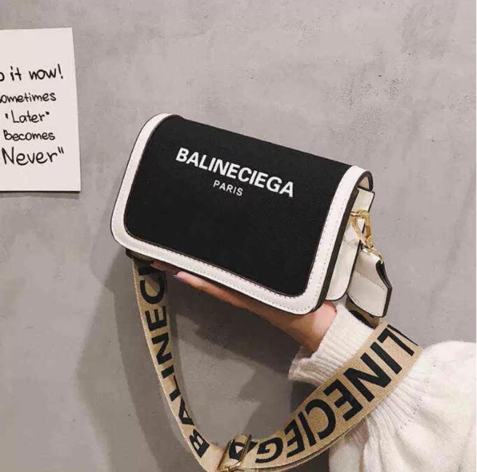 Summer Women Purse and Handbags 2022 New Fashion Casual Small Square Bags High Quality Unique Designer Shoulder Messenger Bags Y224404019, Black
Summer Women Purse and Handbags 2022 New Fashion Casual Small Square Bags High Quality Unique Designer Shoulder Messenger Bags Y224404019, Black