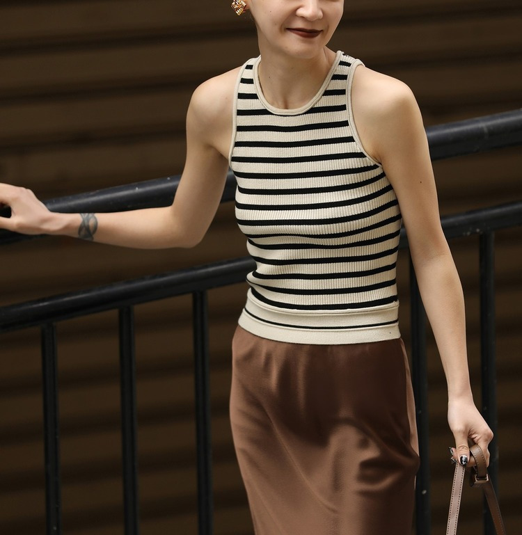Camisoles Tanks ZCSMLL Classic and Fashionable Black White Stripes Show Thin Pit Strips Knitted Bottoming Vest Top Women's Spring Summer 230327