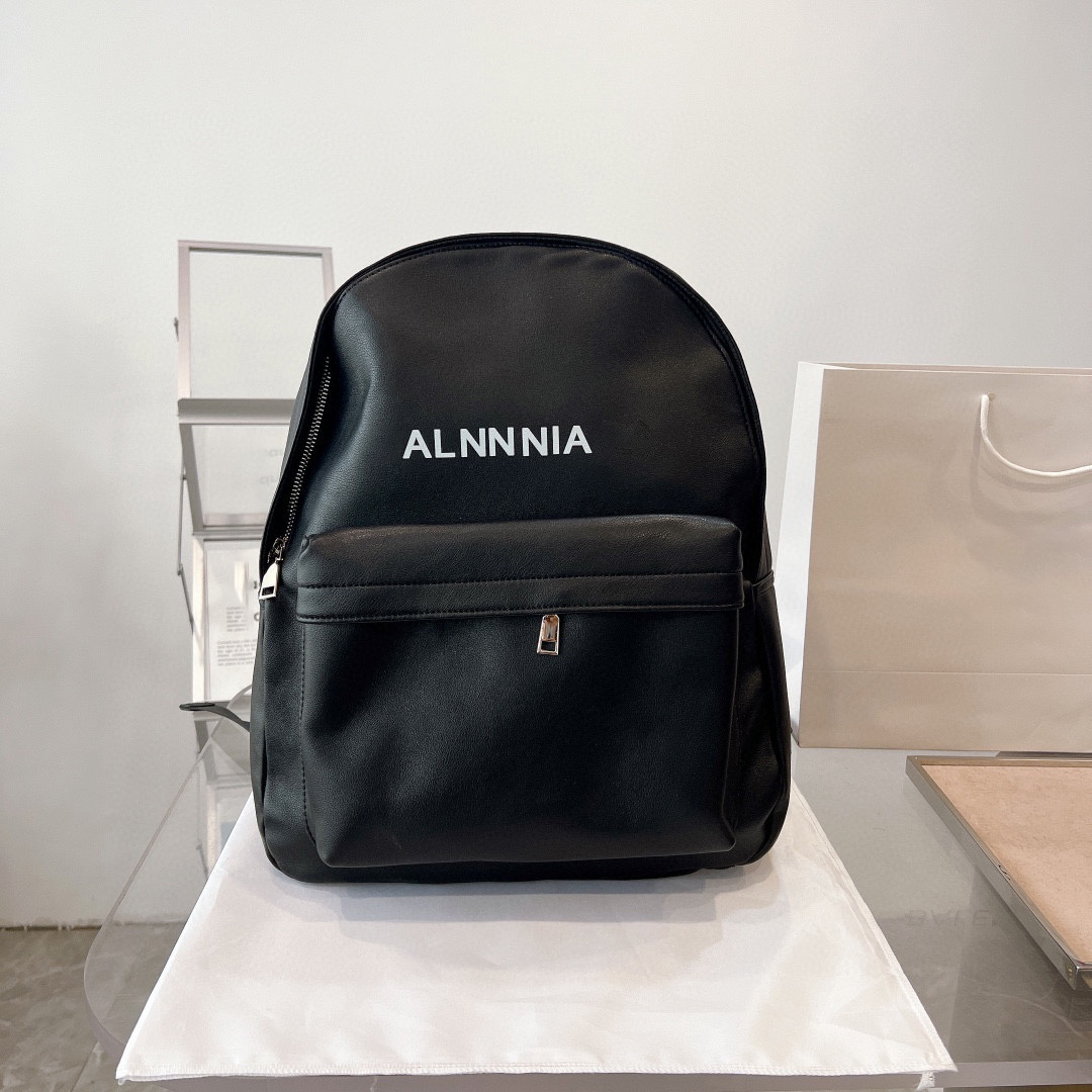 designer solid color genuine leather men's women's backpacks, smooth plain Satchels bags, outdoor travel bags stylish waterproof laptop backpack Mountaineering bag
designer solid color genuine leather men's women's backpacks, smooth plain Satchels bags, outdoor travel bags stylish waterproof laptop backpack Mountaineering bag