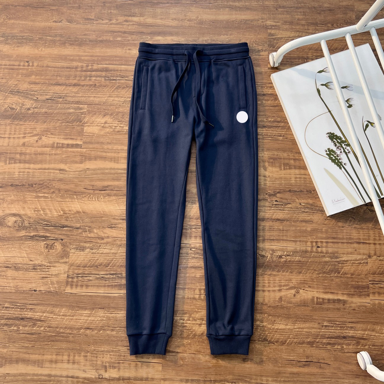 Small Classic Basic mens pant France Luxury Brand sweatpants Spring and Summer 2022 casual pants BK69
Small Classic Basic mens pant France Luxury Brand sweatpants Spring and Summer 2022 casual pants BK69