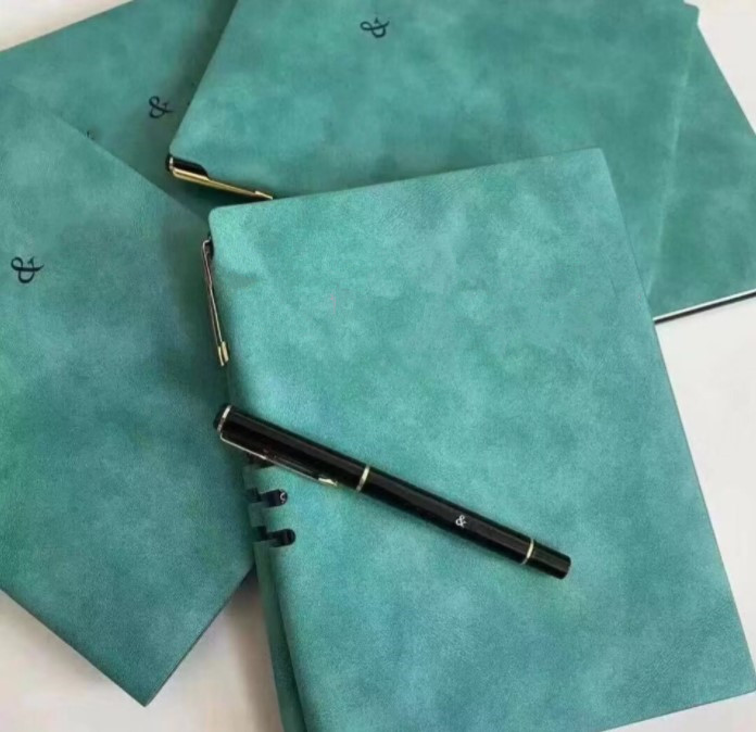 party gift 16X21X2CM classic pu cover T vip collectioin paper notebook with pen