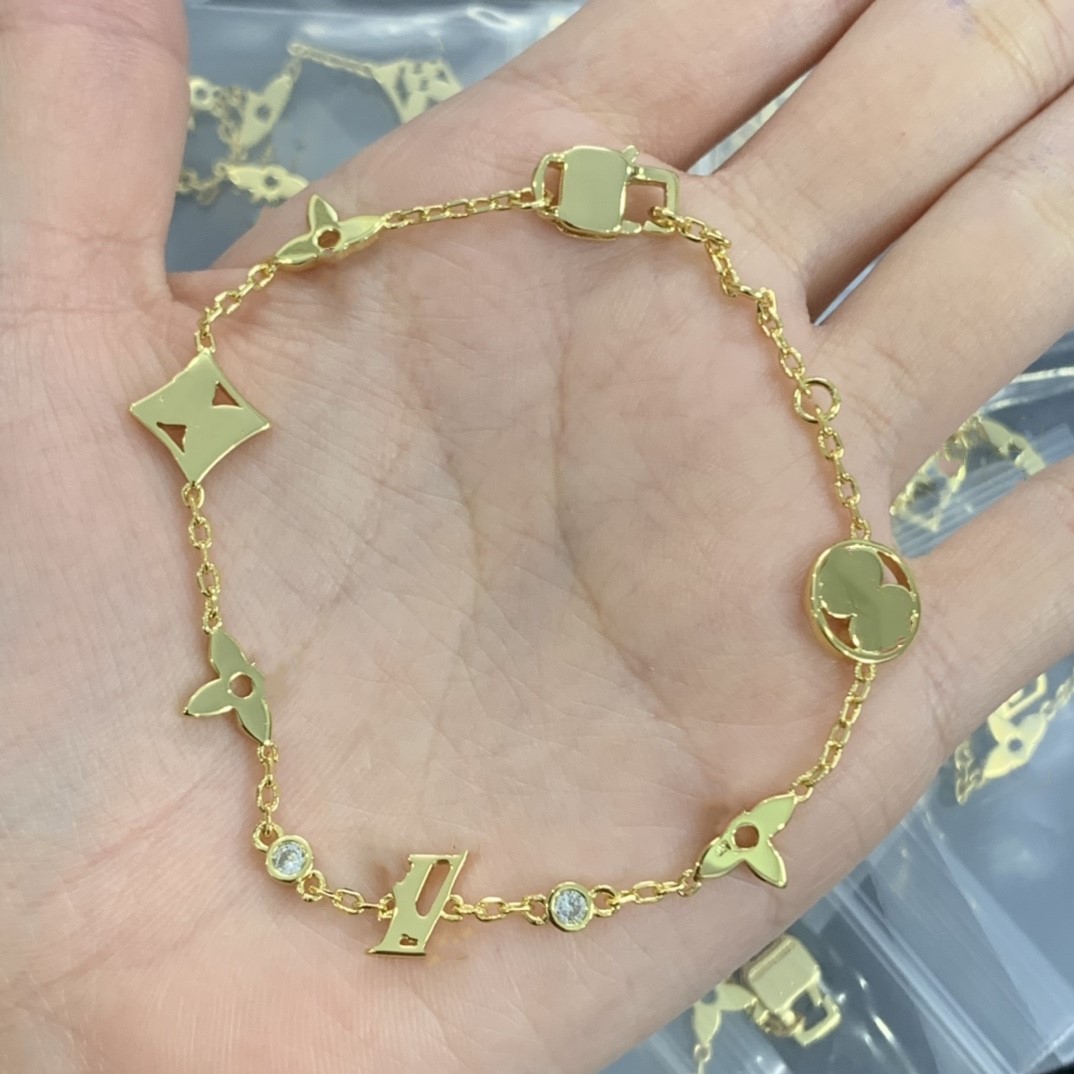 2023 Hot selling styles Love Bracelet Designer Jewelry Bangle Luxury louiseity Buckle Jewelrys Women Brand viutonity Cart necklace Bracelets kls3b
2023 Hot selling styles Love Bracelet Designer Jewelry Bangle Luxury louiseity Buckle Jewelrys Women Brand viutonity Cart necklace Bracelets kls3b