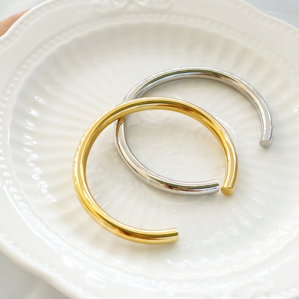 Bangle Thick Tube Bangle for Women Cuff Bracelet Stainless Steel Hiphop Hollow Gold Plated Fashion Wholesales Jewelry Pulseras Mujer 230328