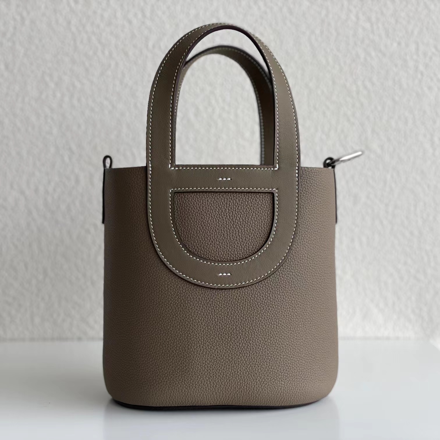 Semi-handmade Classic bucket bag Designer Tote bag Fashion handbag Women's wrist bag Original Leather Senior Handmade high-end hardware with Original gift box