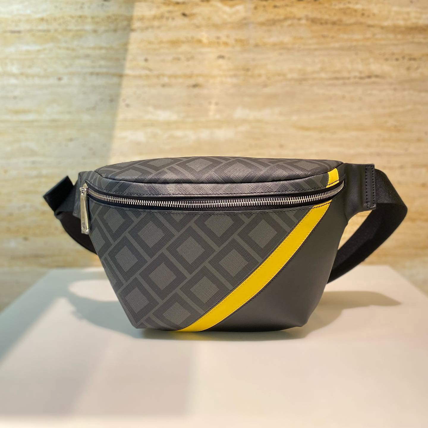 Waist bags Luxury designer Beach hobo belt bag Woman Waistpacks tote Shoulder bag CrossBody faddish Teenage girl Genuine Leather fanny mens zipper Clutch hangbag, Black embossing
Waist bags Luxury designer Beach hobo belt bag Woman Waistpacks tote Shoulder bag CrossBody faddish Teenage girl Genuine Leather fanny mens zipper Clutch hangbag, Black embossing
