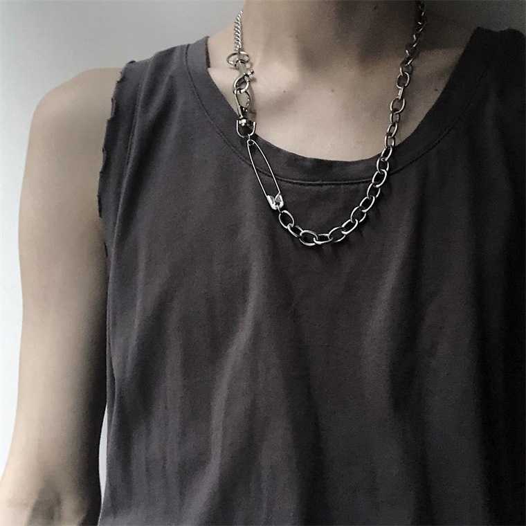 Pendant Necklaces Titanium Steel Vintage Punk safety pin Button Pendant Choker Hip Hop Silver Color Harajuku gothic Necklace for Women Men Jewelry P230327
Pendant Necklaces Titanium Steel Vintage Punk safety pin Button Pendant Choker Hip Hop Silver Color Harajuku gothic Necklace for Women Men Jewelry P230327
