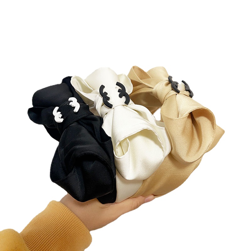 Fabric Black Headband Simple Bowknot Hair Hoop Fashion Girl Gift Headband Designer Brand Korean Hairband Springtime Gift Popular Headwear Women
Fabric Black Headband Simple Bowknot Hair Hoop Fashion Girl Gift Headband Designer Brand Korean Hairband Springtime Gift Popular Headwear Women