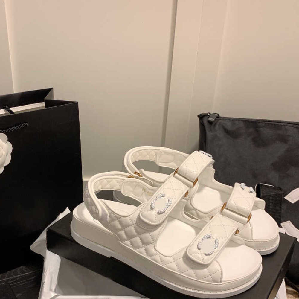 2022 chanels Dad Shoes Sandals Women channel Calfskin Summer Summer Quilted Platform Flats Low Heel Wedge Diamond Buckle Sandal Slip On Ankle Strap Beach DA5O, #3
2022 chanels Dad Shoes Sandals Women channel Calfskin Summer Summer Quilted Platform Flats Low Heel Wedge Diamond Buckle Sandal Slip On Ankle Strap Beach DA5O, #3