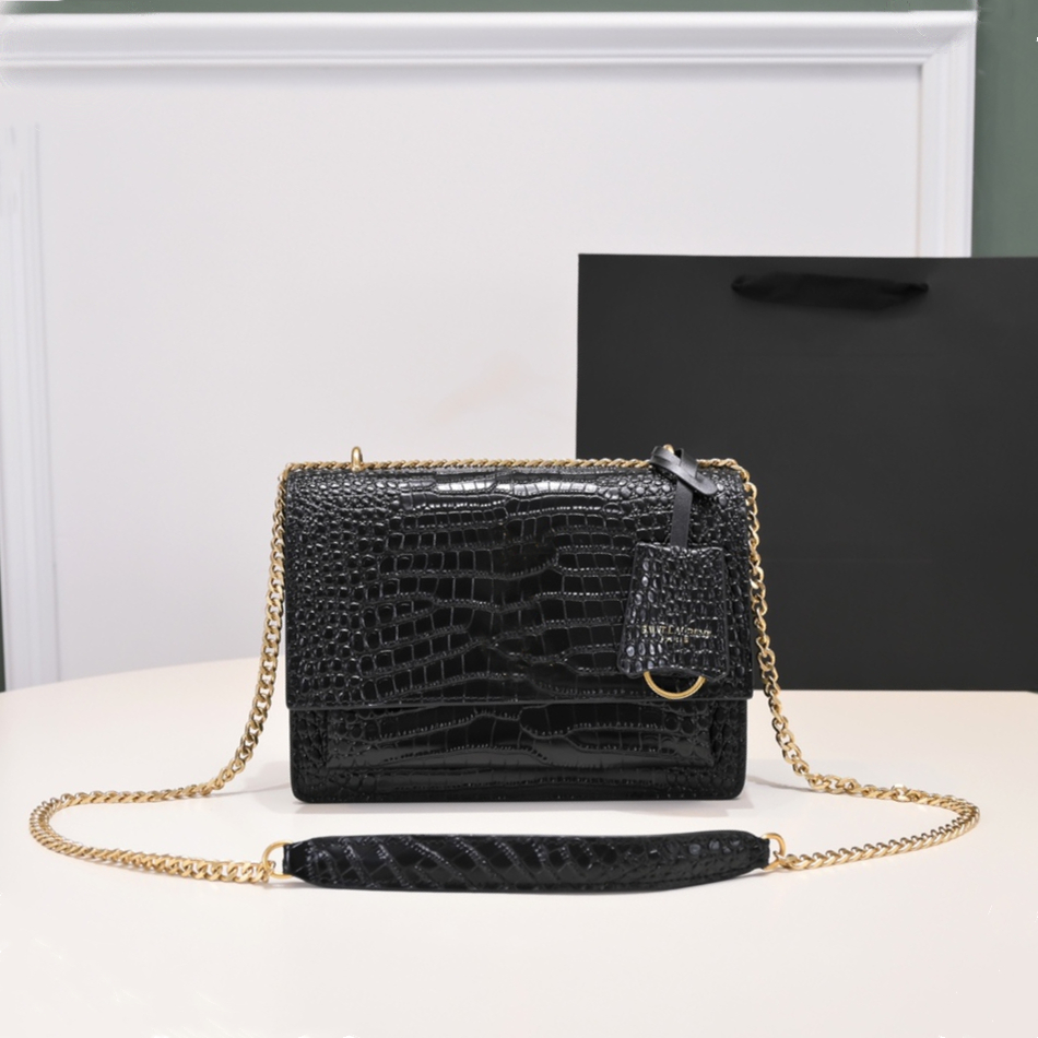 Women Bag SUNSET Handbag Fashion Crossbody genuine leather Crocodile pattern High quality chain shoulder bags Messenger Clutch Cross Body Designer handbags Purse, Red crocodile pattern-silvery
Women Bag SUNSET Handbag Fashion Crossbody genuine leather Crocodile pattern High quality chain shoulder bags Messenger Clutch Cross Body Designer handbags Purse, Red crocodile pattern-silvery