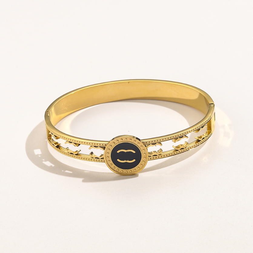 18K Gold Bangle Bracelet For Womens Designer Bracelet Vintage Diamond Bracelet Fashion Brand Jewelry Stainless Steel Gifts Nail Bracelets Band Box Family
18K Gold Bangle Bracelet For Womens Designer Bracelet Vintage Diamond Bracelet Fashion Brand Jewelry Stainless Steel Gifts Nail Bracelets Band Box Family