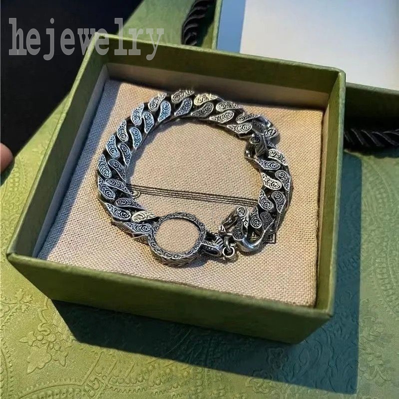 Vintage designer bracelet men letter Bracelet double g key plated silver chain buckle vintage decorative pattern link bracelets designer for women ZB062 F23
Vintage designer bracelet men letter Bracelet double g key plated silver chain buckle vintage decorative pattern link bracelets designer for women ZB062 F23