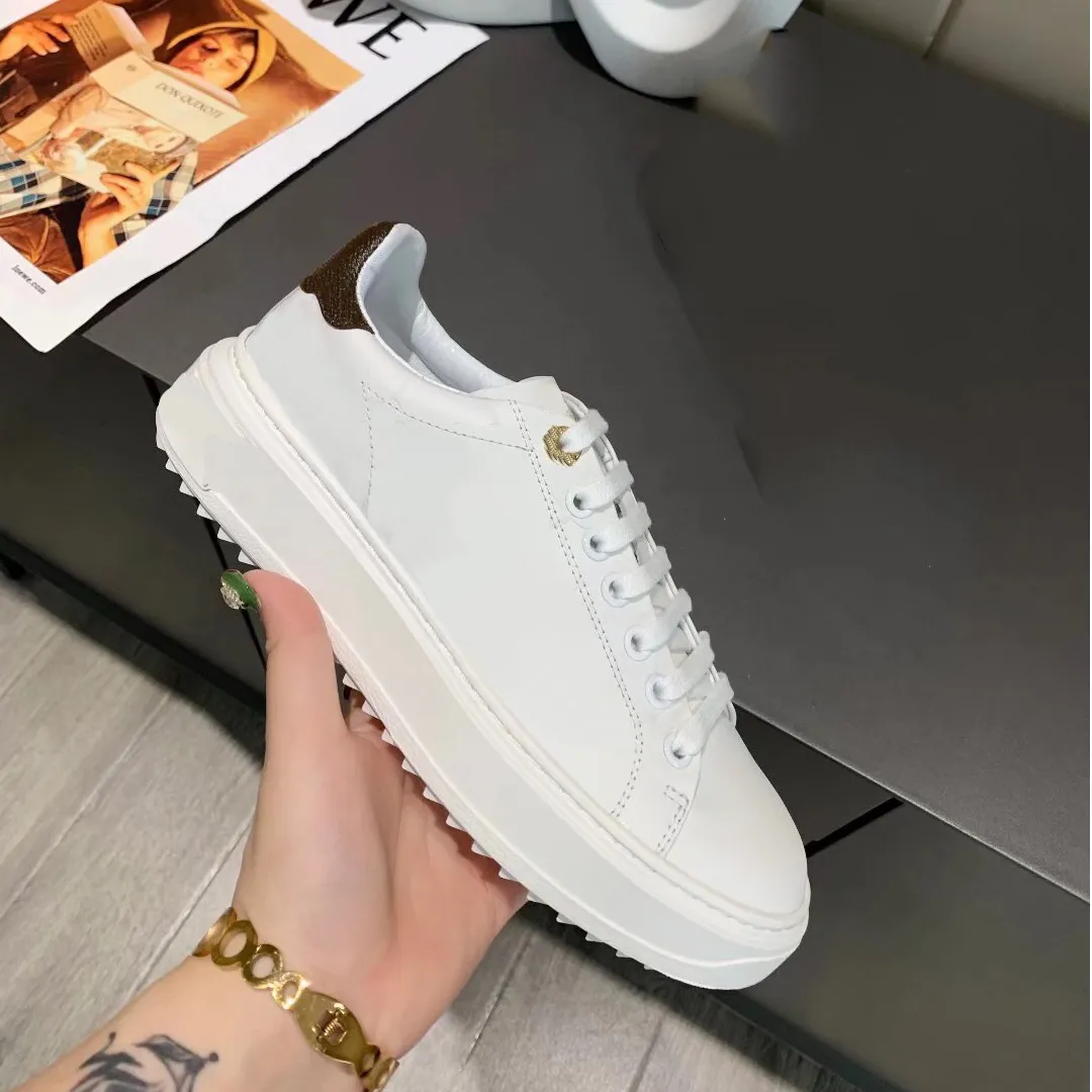 Designer Sneakers Time Out Men Shoes Calfskin Leather Brown Printed Women Sneaker Luxury Embossed Platform Shoe Classics Vintage Trainers
Designer Sneakers Time Out Men Shoes Calfskin Leather Brown Printed Women Sneaker Luxury Embossed Platform Shoe Classics Vintage Trainers