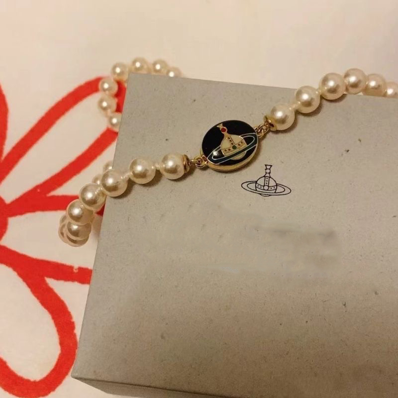 Designer Pearl Necklace Saturn Beads Pendant Fashion Women Diamond Necklace Couple Jewelry Gift With packing box
Designer Pearl Necklace Saturn Beads Pendant Fashion Women Diamond Necklace Couple Jewelry Gift With packing box
