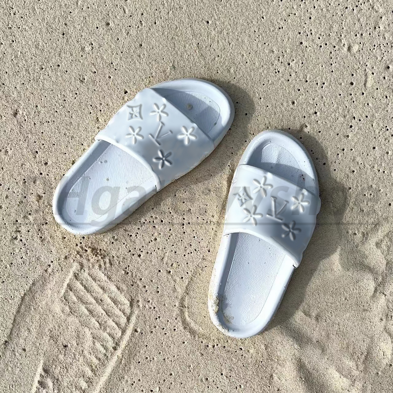 Unisex designer slide woman men sandal luxury summer outside shoe Waterfront Mule embossed rubber waterproof easy to wear comfort flat slipper, #4
Unisex designer slide woman men sandal luxury summer outside shoe Waterfront Mule embossed rubber waterproof easy to wear comfort flat slipper, #4