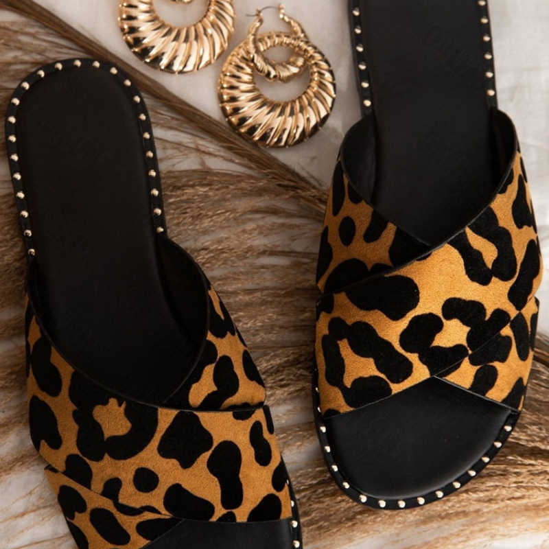 Slippers Women Flip Flops Leopard Print Summer 2022 Slippers Woman Casual Flats Cross Open Toe Female Lady Slides Slippers Sandals Shoes G230328
Slippers Women Flip Flops Leopard Print Summer 2022 Slippers Woman Casual Flats Cross Open Toe Female Lady Slides Slippers Sandals Shoes G230328