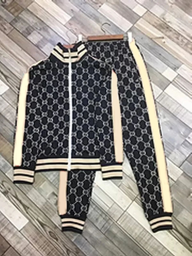 2021 Summer Hot Drill Suit Short Sleeve T-shirt Trend Leisure Fashion Handsome Men's Trousers Fashion Brand Two Piece Set Fashion
2021 Summer Hot Drill Suit Short Sleeve T-shirt Trend Leisure Fashion Handsome Men's Trousers Fashion Brand Two Piece Set Fashion