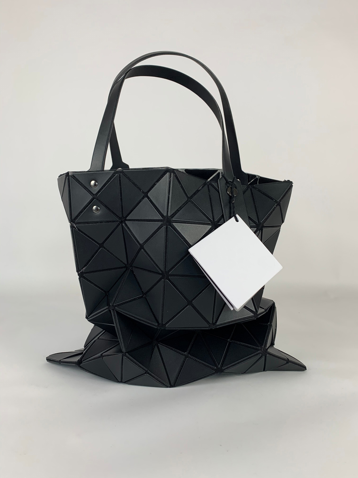 bao Womens Designer Bags Bao Lucent Six Grid Prism Wrin Miyake Handbag Shoulder Tote Purses Saddle Crossbody Messenger Totes Many Styles, 23.5x16x8cm
bao Womens Designer Bags Bao Lucent Six Grid Prism Wrin Miyake Handbag Shoulder Tote Purses Saddle Crossbody Messenger Totes Many Styles, 23.5x16x8cm
