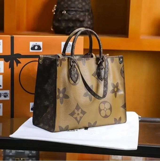 Luxury totes designer bag womens handbags Onthego tote bag Crossbody flower ladies Casual PVC Genuine Leather purse shoulder bags female Large handbag M45321 MM GM, Old flower
Luxury totes designer bag womens handbags Onthego tote bag Crossbody flower ladies Casual PVC Genuine Leather purse shoulder bags female Large handbag M45321 MM GM, Old flower