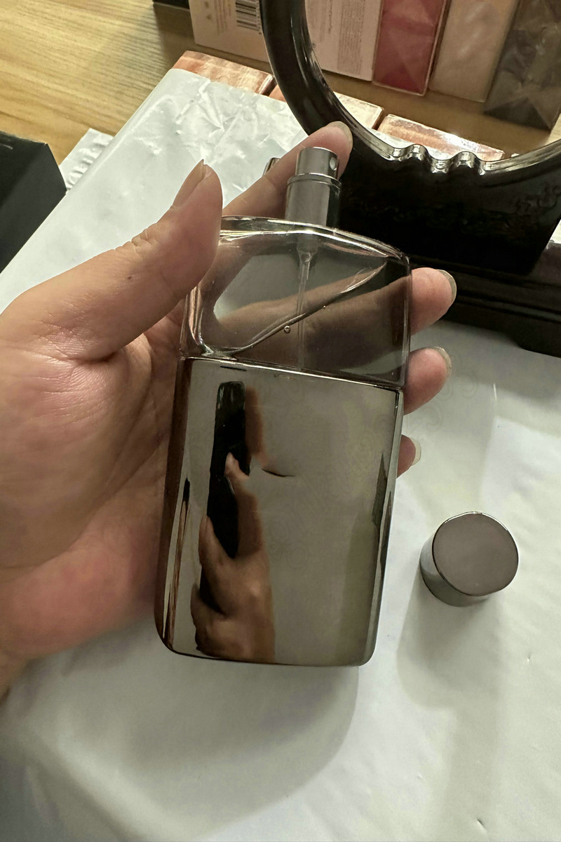 2023 Luxury Design MEN Perfume 90ml Pour EAU DE TOILETTE Long Lasting Time High Quality Nice Smell High Quality
2023 Luxury Design MEN Perfume 90ml Pour EAU DE TOILETTE Long Lasting Time High Quality Nice Smell High Quality