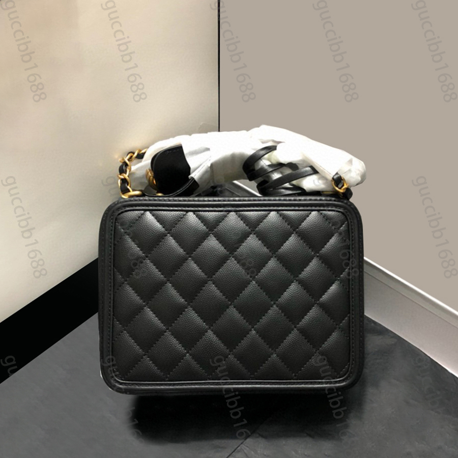 10A Mirror Quality Designer Small Vanity Case Bag Luxury Camera Bag Womens Real Leather Caviar Handbag Clutch Black Quilted Purse Crossbody Shoulder Bag With Box
10A Mirror Quality Designer Small Vanity Case Bag Luxury Camera Bag Womens Real Leather Caviar Handbag Clutch Black Quilted Purse Crossbody Shoulder Bag With Box