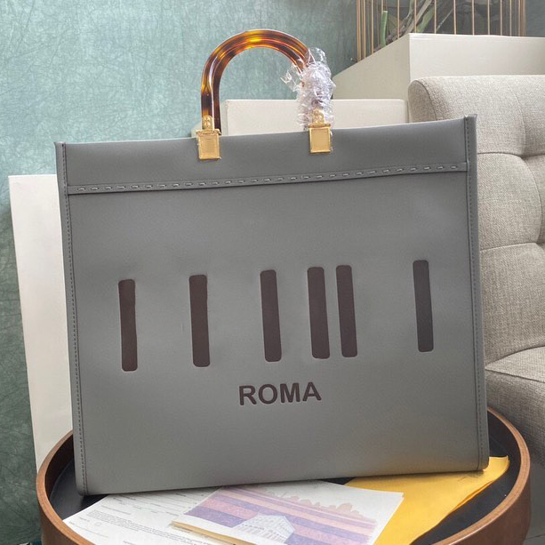 glass top handle large capacity tote shop bag Shoulder clutch bag fend sunshine totes Luxury Womens mens leather Designer letters Embossed handbags crossbody bags, White
glass top handle large capacity tote shop bag Shoulder clutch bag fend sunshine totes Luxury Womens mens leather Designer letters Embossed handbags crossbody bags, White