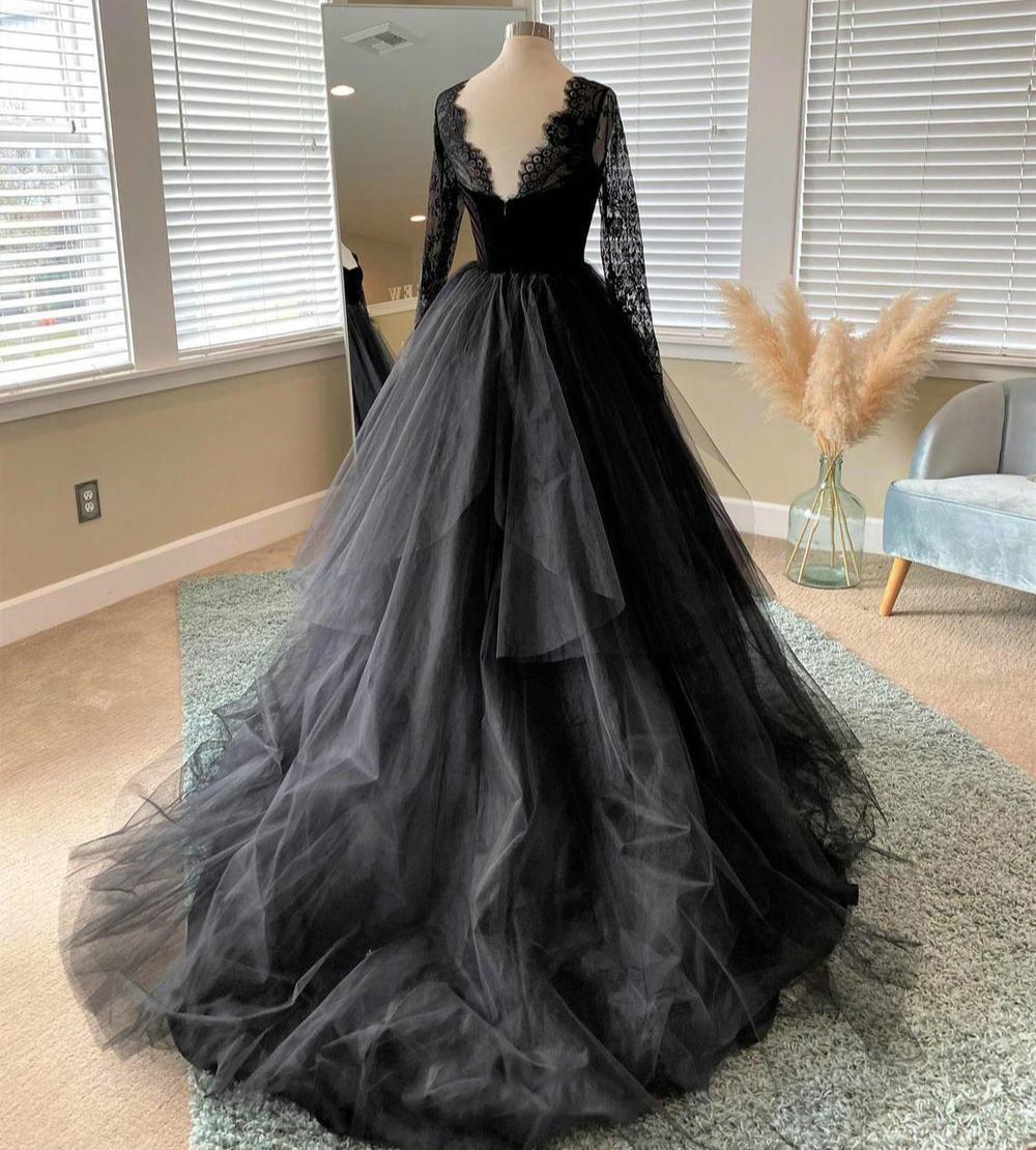 Party Dresses DREAM Gothic Long Sleeves Tulle Wedding Lace Appliques Sweep Black Gown Sweetheart Tiered Bridal 230328