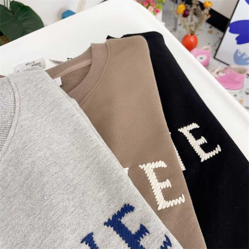 23 Spring New Luojia Terry Cotton Embroidery LO Letter Sweater Unisex Loose Round Neck Long Sleeve Top, Black
23 Spring New Luojia Terry Cotton Embroidery LO Letter Sweater Unisex Loose Round Neck Long Sleeve Top, Black