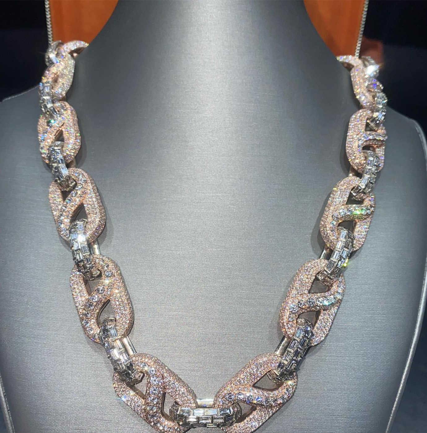 OACOCA Crazy Design Bussdown 20mm Vvs Moissanite Custom Cuban Link Chain Hip Hop