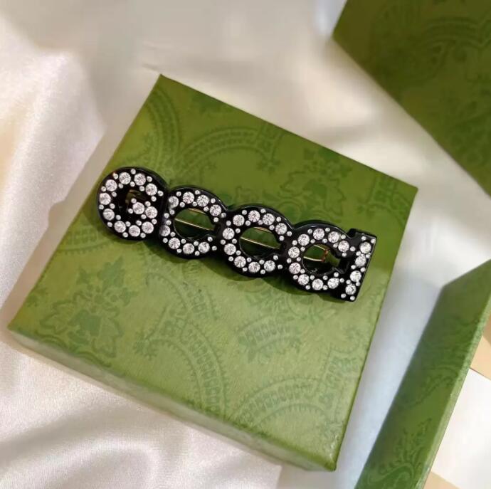 Hair Clips fashion Hair Clips Barrettes ladies simple personality letters designer hairpins high quality with box
Hair Clips fashion Hair Clips Barrettes ladies simple personality letters designer hairpins high quality with box