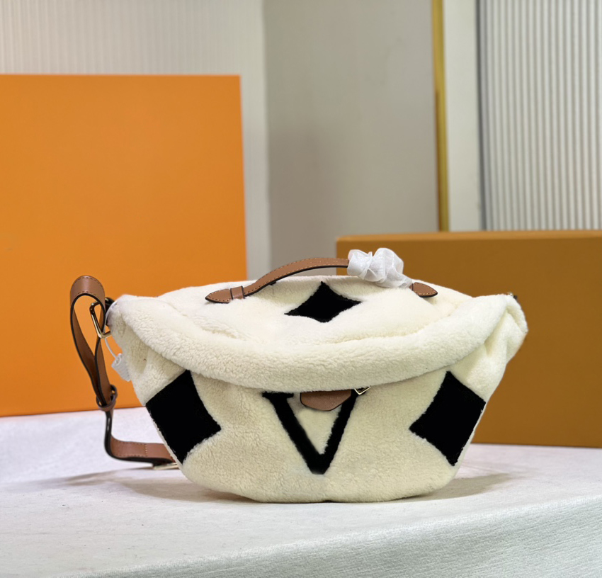 Fashion designer waist bag luxury mens womens fanny pack Top-quality flower letter Teddy belt pouch bags wool waist pack purses ladies wallets, 43644#monogrames
Fashion designer waist bag luxury mens womens fanny pack Top-quality flower letter Teddy belt pouch bags wool waist pack purses ladies wallets, 43644#monogrames
