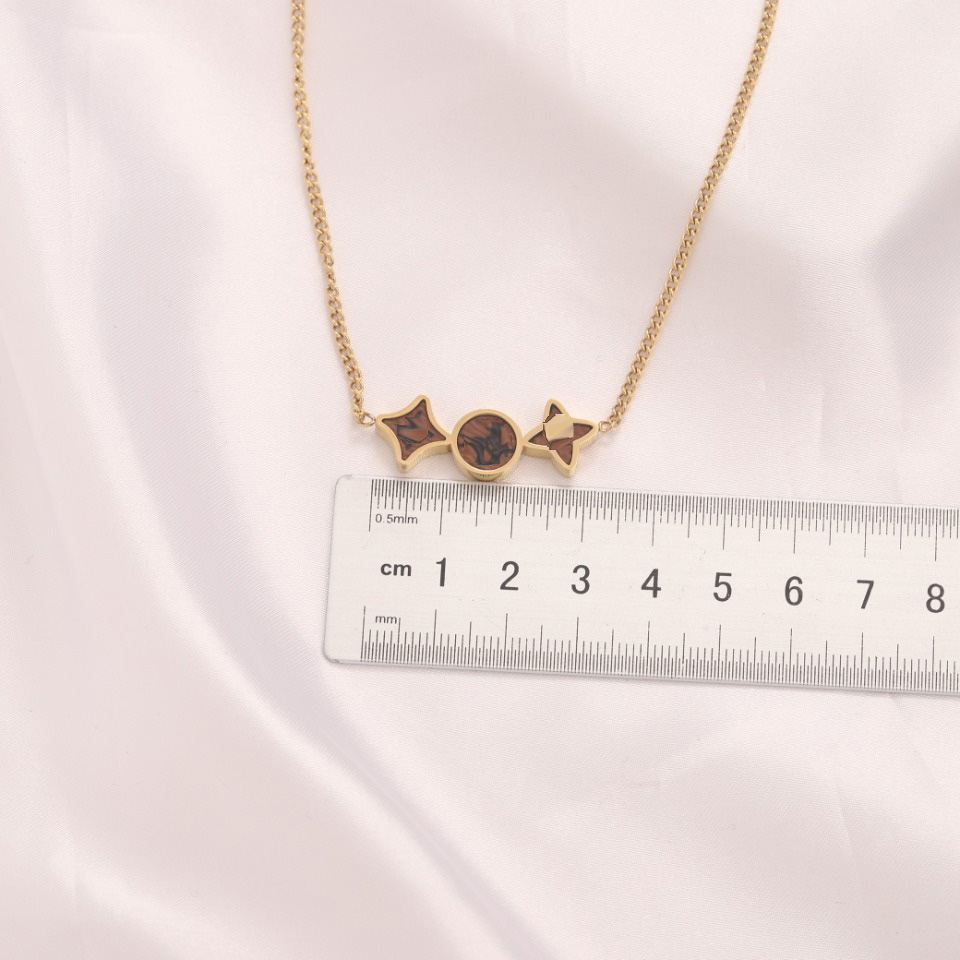 Luxury Design Necklace 18K Gold Plated Brand Stainless Steel Necklaces Choker Chain Letter Pendant Fashion Womens Wedding Jewelry Accessories Love Gifts AA2075
Luxury Design Necklace 18K Gold Plated Brand Stainless Steel Necklaces Choker Chain Letter Pendant Fashion Womens Wedding Jewelry Accessories Love Gifts AA2075