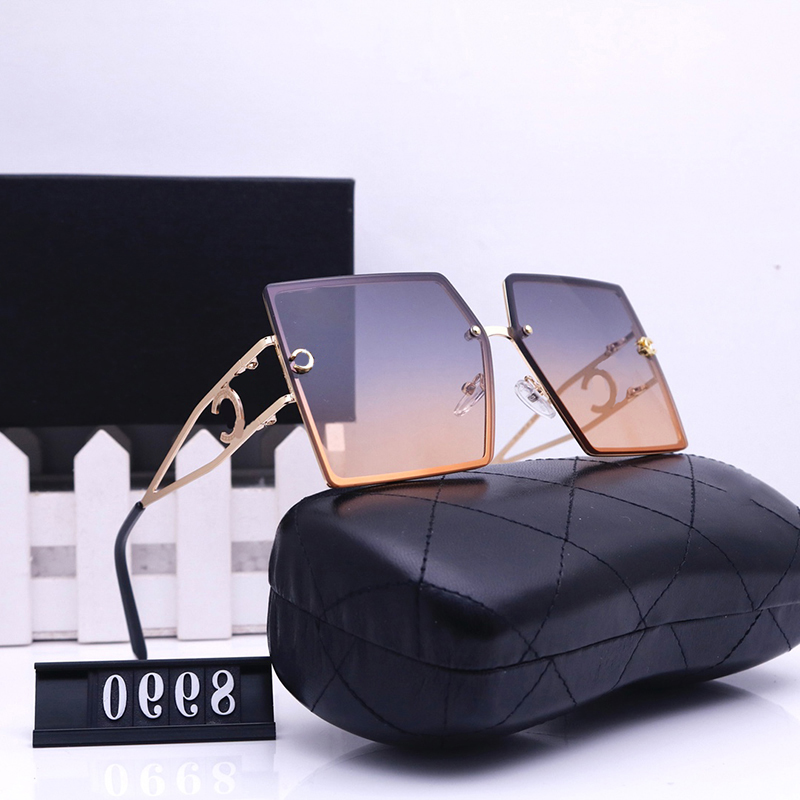 Luxurys Designer Sunglasses For Men Fashion Womens Polarized Summer Sun Glasses Mans C Sunglass Adumbral Rectangle Woman Eye Glass 2303282BF
Luxurys Designer Sunglasses For Men Fashion Womens Polarized Summer Sun Glasses Mans C Sunglass Adumbral Rectangle Woman Eye Glass 2303282BF