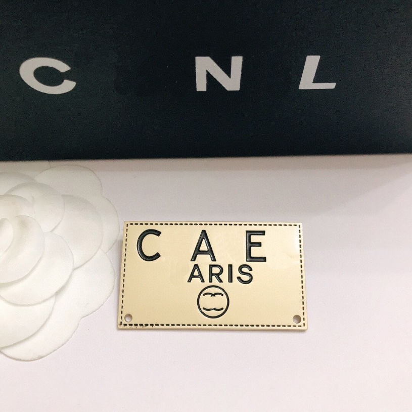 Designer Academy Badge Brooches Brand Logo Stamp Brooch Fashion Versatile Letter Brooch Wedding Party Gift Lapel Pin Family Couple Luxury Love Gift With Box
Designer Academy Badge Brooches Brand Logo Stamp Brooch Fashion Versatile Letter Brooch Wedding Party Gift Lapel Pin Family Couple Luxury Love Gift With Box