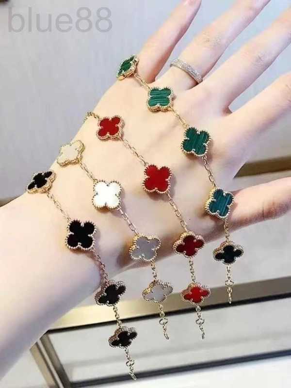 Chain designer Lucky Four Leaf Grass Five Flower Steel Full Diamond Bracelet Ring Women's Versatile Fashion Colorless Stainless Handwear 6W5O
Chain designer Lucky Four Leaf Grass Five Flower Steel Full Diamond Bracelet Ring Women's Versatile Fashion Colorless Stainless Handwear 6W5O