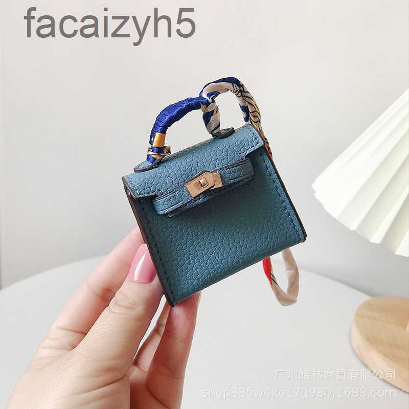 Keychains & Lanyards designer H's new Kelly bag Mini Bag pendant creative lovely key chain female change car
Keychains & Lanyards designer H's new Kelly bag Mini Bag pendant creative lovely key chain female change car