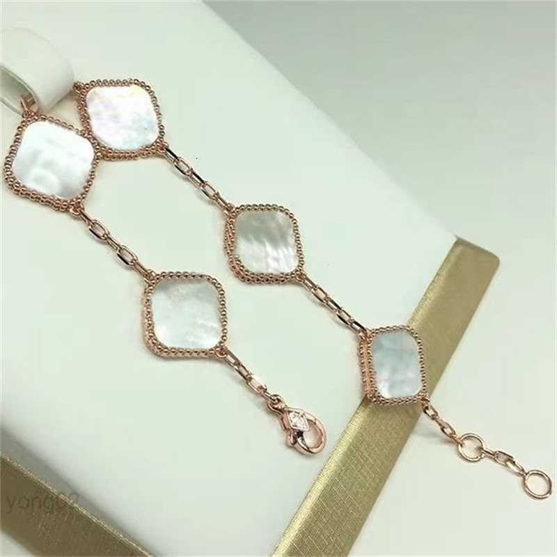 Black Mens Bracelet Designer for Women Jewelry Luxury Clovers Silver Color Vintage Hiphop Fashion Gold Rese Plated Party Gift Four Leaf 
Black Mens Bracelet Designer for Women Jewelry Luxury Clovers Silver Color Vintage Hiphop Fashion Gold Rese Plated Party Gift Four Leaf