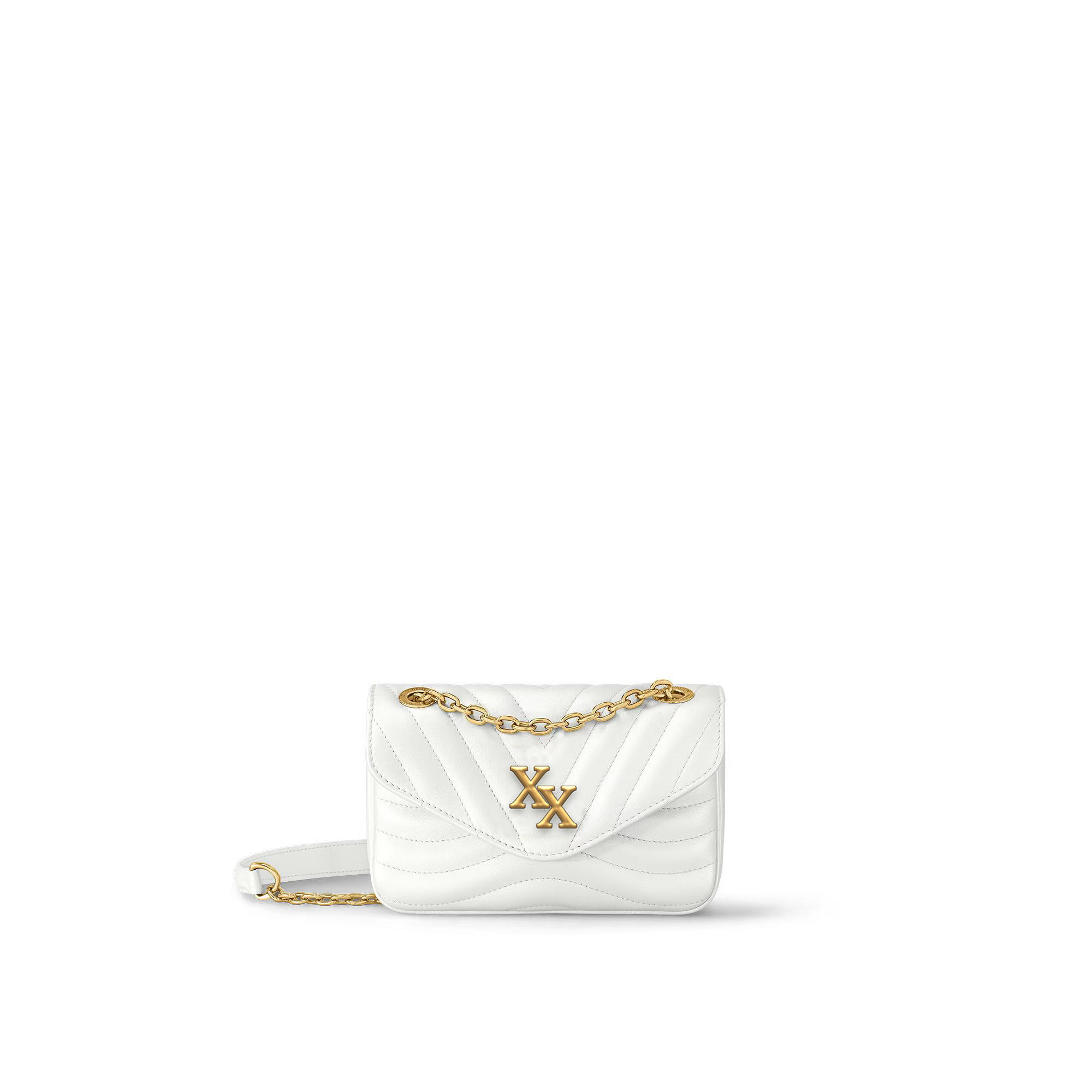 Genuine Leather Weekend Shoulder Bag with Gold Chain & Buckle - Fashionable and Spacious Handbag for Travel
Genuine Leather Weekend Shoulder Bag with Gold Chain & Buckle - Fashionable and Spacious Handbag for Travel