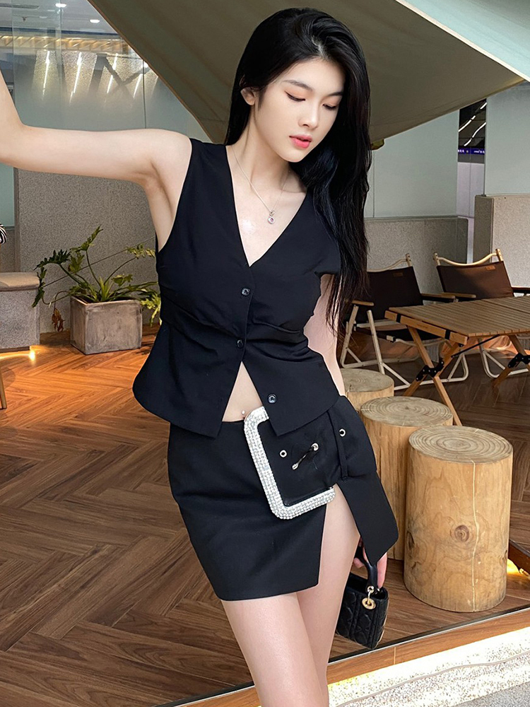 Skirts TWOTWINSTYLE Black Patchwork Diamond Skirt For Women High Waist Irregular Hem Solid Mini Female Summer Clothing Style 230329