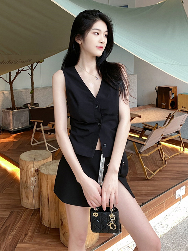 Skirts TWOTWINSTYLE Black Patchwork Diamond Skirt For Women High Waist Irregular Hem Solid Mini Female Summer Clothing Style 230329