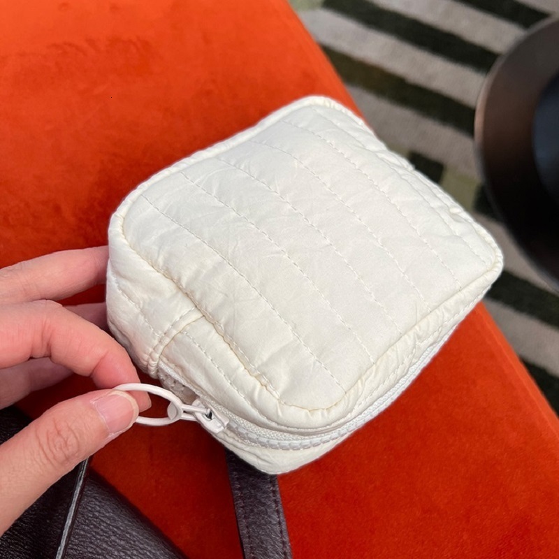 Cosmetic Bags Cases Small Earphone Lipsticks Storage Organizer Pouch Beauty Case Mini Zipper Womens Makeup Bag Coin Purse Wallet Gifts 230329