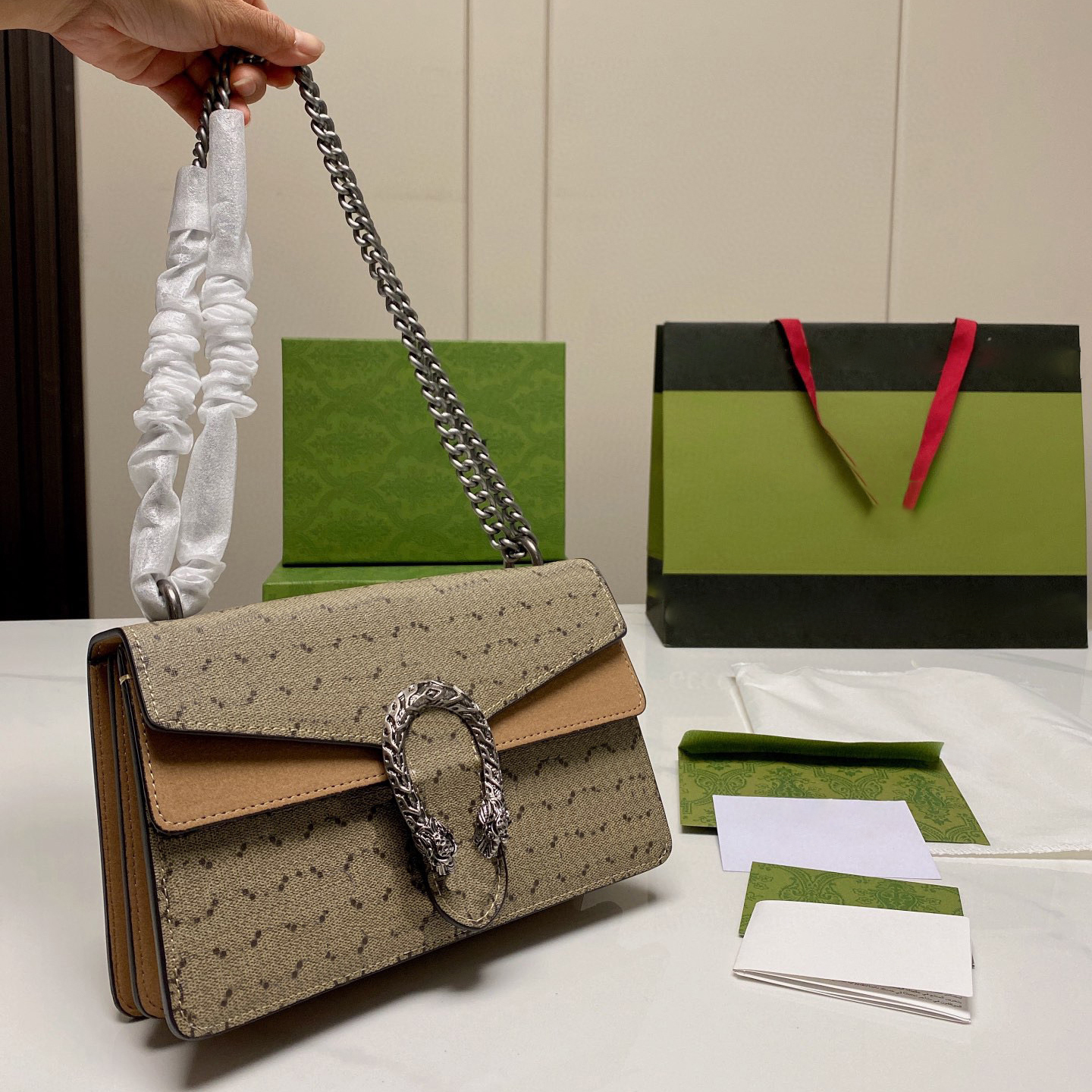 High quality fashionable classic design Crossbody Designer bag women handbags luxurys wallet Shoulder bags Designer women purse luxurys handbags borse, Black
High quality fashionable classic design Crossbody Designer bag women handbags luxurys wallet Shoulder bags Designer women purse luxurys handbags borse, Black