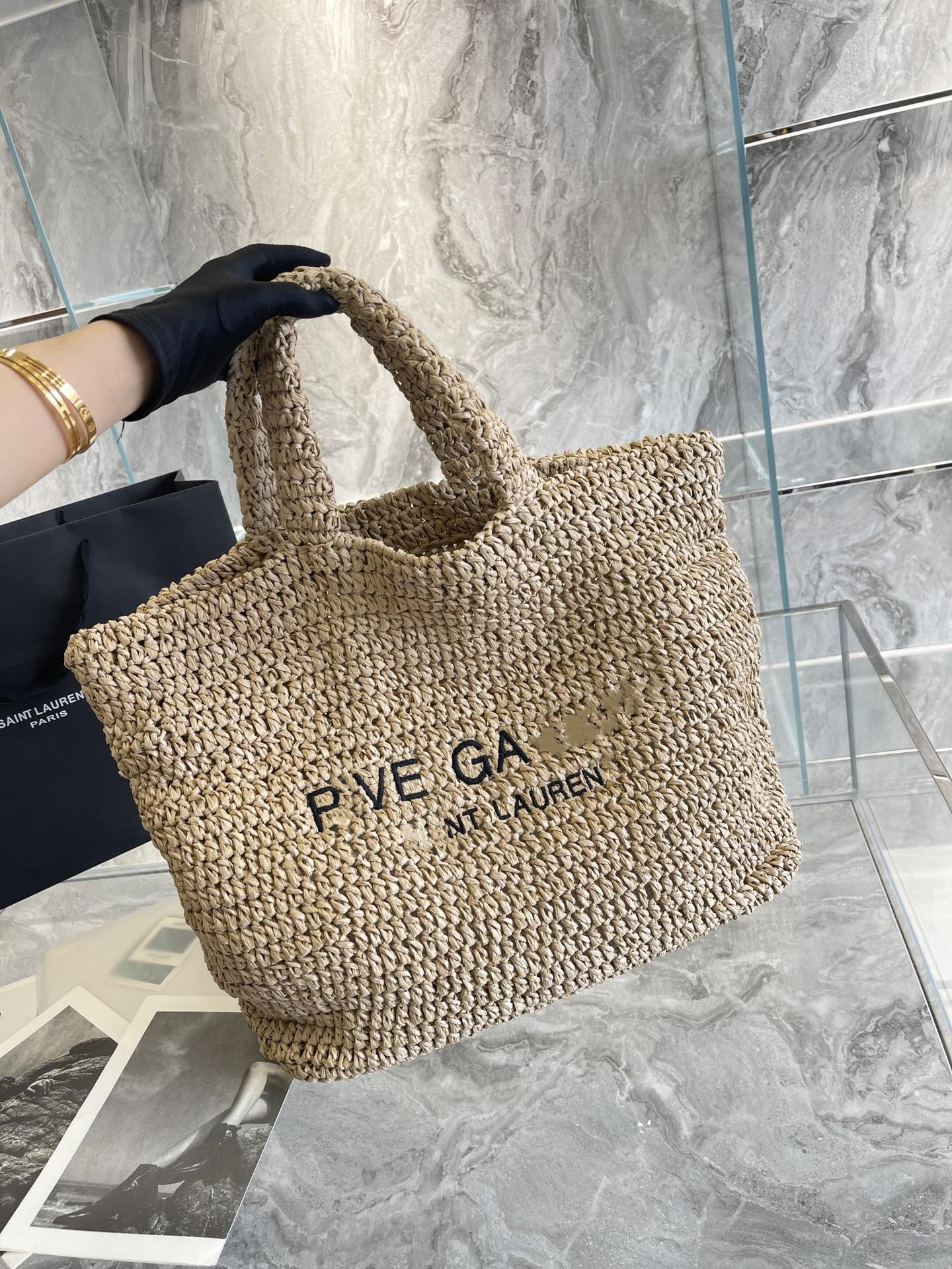 Lafite grass woven beach bag leisure bag. Lafite grass represents "love grass", which is tough and firm, indicating unswerving love, Yellow
Lafite grass woven beach bag leisure bag. Lafite grass represents "love grass", which is tough and firm, indicating unswerving love, Yellow