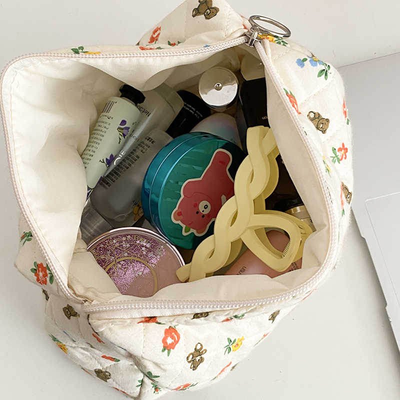 Cosmetic Bags Cases Liberty Quilting Makeup Bag Soft Cotton Women Zipper Organizer Cute Clutch Large Make Up Purse Portable Toiletry Case 230329