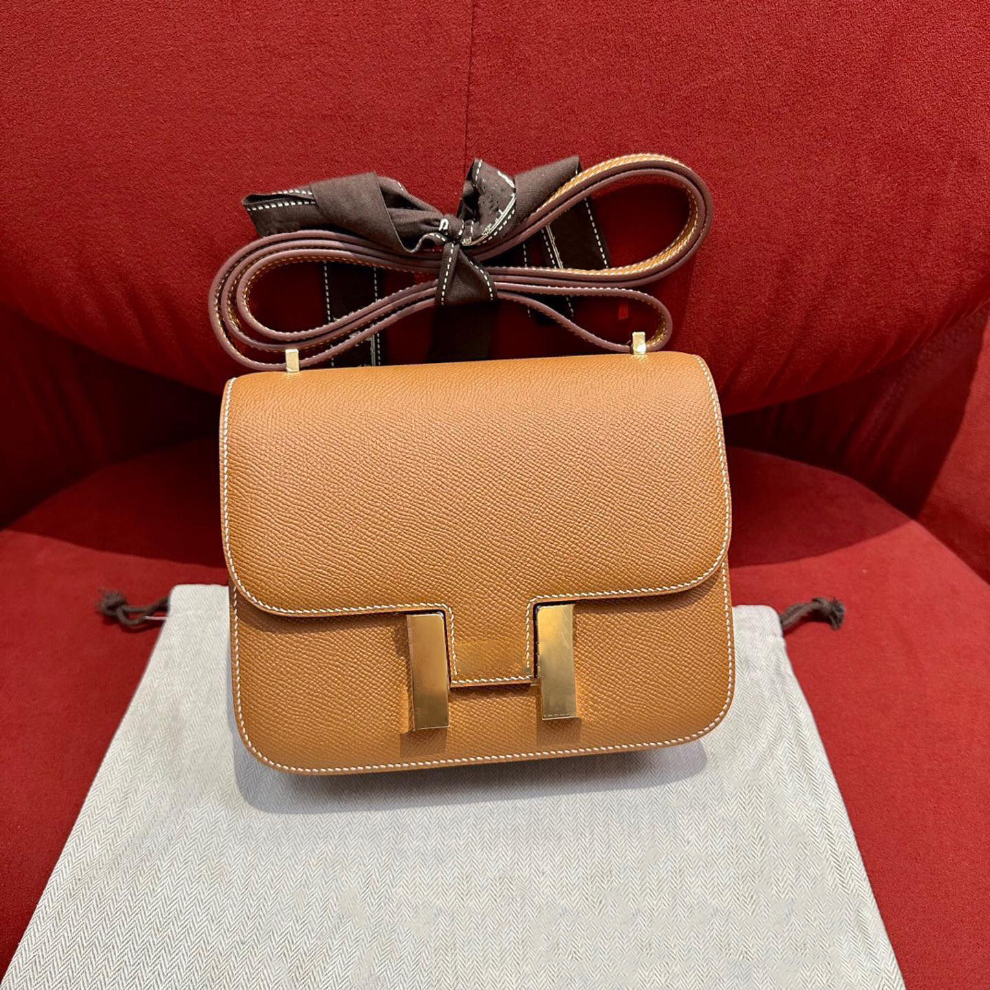 Spring outing Women's mens bag High quality Classic Metal bag clutch flap Genuine leather Luxurys Designer tote crossbody pochette handbag Evening Shoulder Bags, White
Spring outing Women's mens bag High quality Classic Metal bag clutch flap Genuine leather Luxurys Designer tote crossbody pochette handbag Evening Shoulder Bags, White