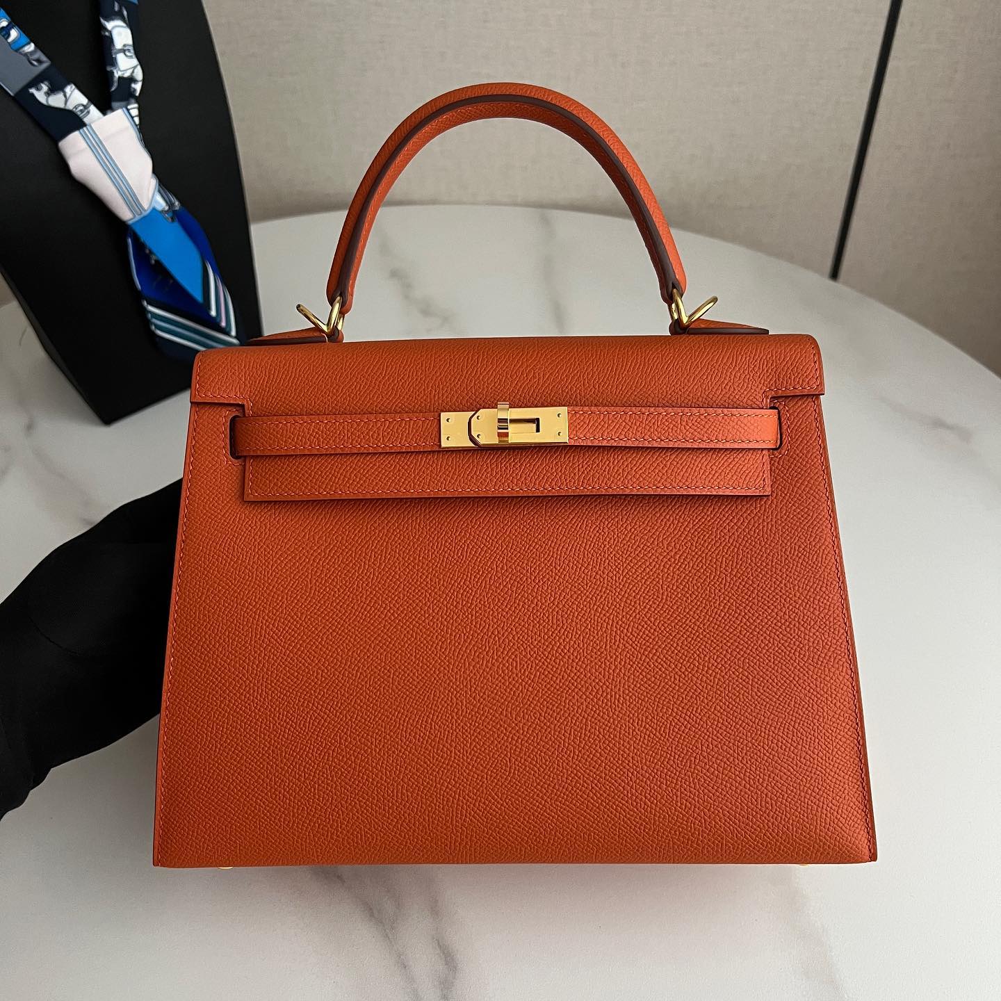 top handle Classic Women's with scarf clutch bag Luxurys Designer Genuine leather tote fashion weekend travel crossbody pochette handbag mens Shoulder Bags, Blue
top handle Classic Women's with scarf clutch bag Luxurys Designer Genuine leather tote fashion weekend travel crossbody pochette handbag mens Shoulder Bags, Blue