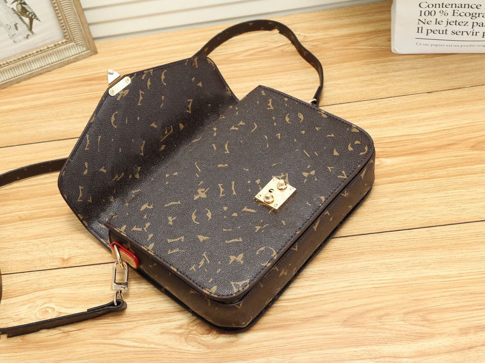 2023 luxurys tote bag designer bag Women handbag totes Clutch Flap handbag classic famous fashion MINI travel Crossbody summer Shoulder Wallet Purses L01, 1# yellow handle
2023 luxurys tote bag designer bag Women handbag totes Clutch Flap handbag classic famous fashion MINI travel Crossbody summer Shoulder Wallet Purses L01, 1# yellow handle