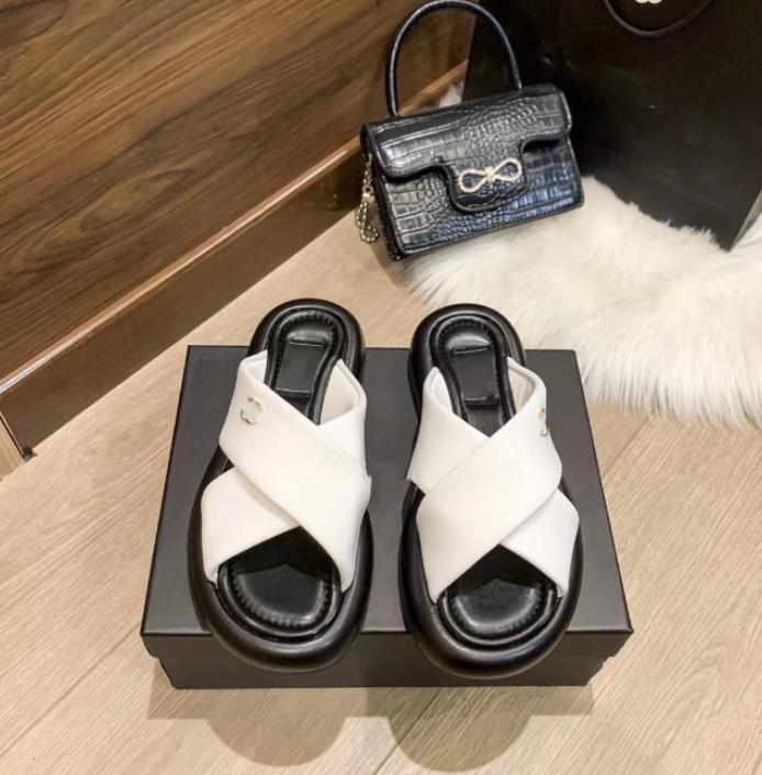 Upscale classic flat slippers new cross lazy slippers women casual Euro-American style Quality, Black
Upscale classic flat slippers new cross lazy slippers women casual Euro-American style Quality, Black