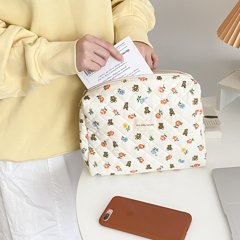 Cosmetic Bags Cases Liberty Quilting Makeup Bag Soft Cotton Women Zipper Organizer Cute Clutch Large Make Up Purse Portable Toiletry Case 230329